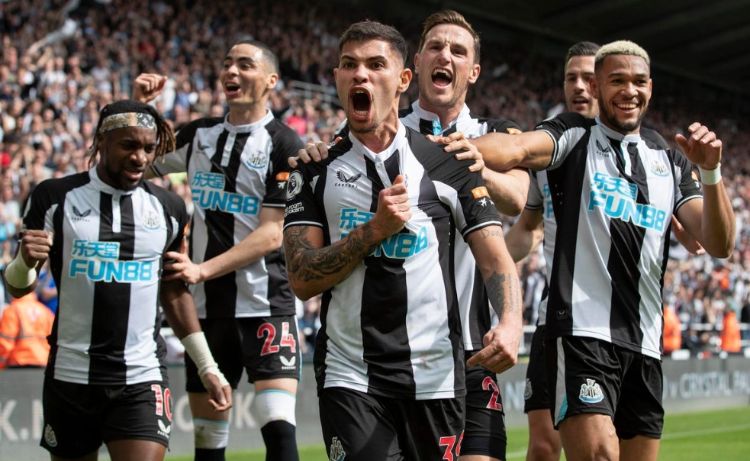 Newcastle đang khát khao một chiến thắng để giữ vững vị trí bản thân trên BXH Premier League